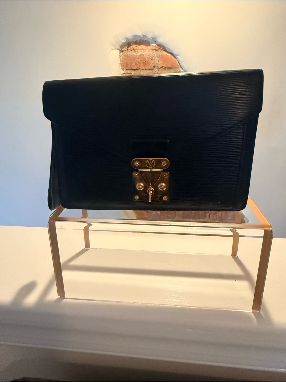 Authentic Louis Vuitton Epi Serie Dragonne Clutch – Black Noir (M52612 - Picture 1 of 16